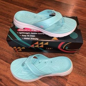NIB Sz 8 Aqua Blue Cali Gear Sketchers Flip Flops